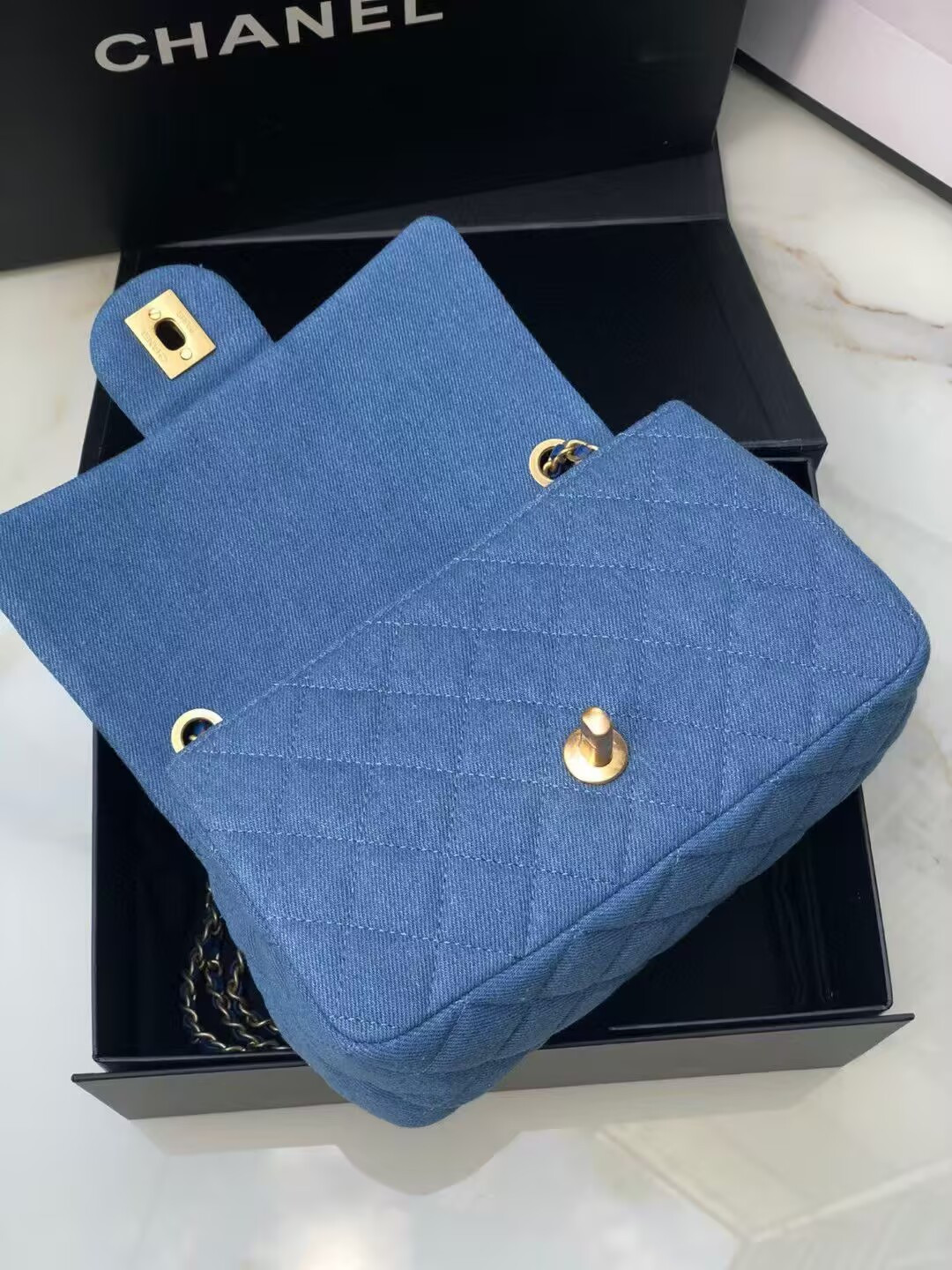 Ch**el Denim Quilted Flap Bag 20x13x7cm