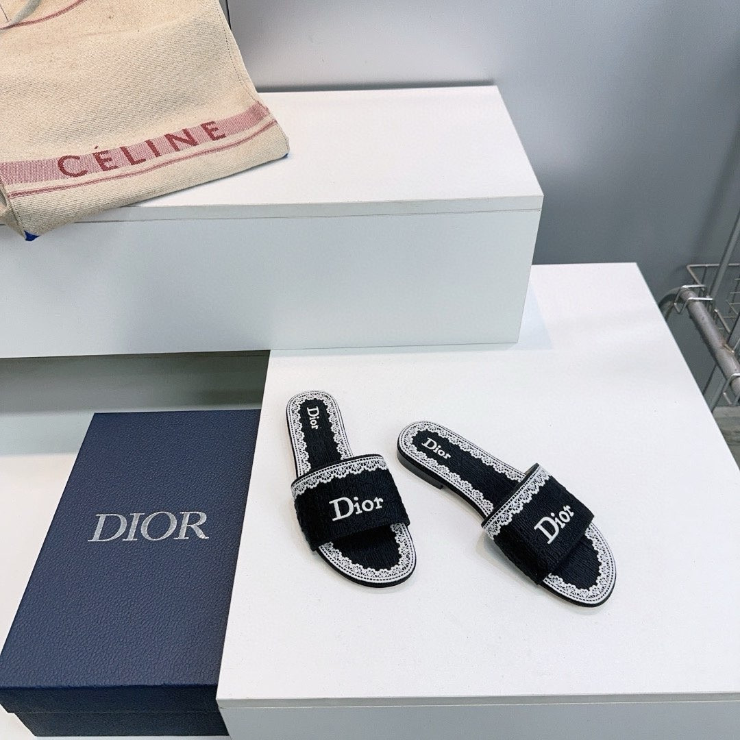 UA D10r Dentelle Slide