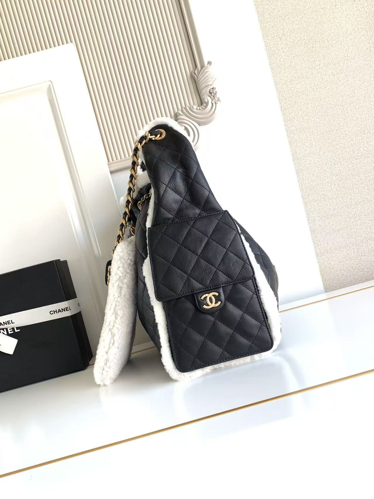 Ch**el 25c bucket bag 40x30x15cm