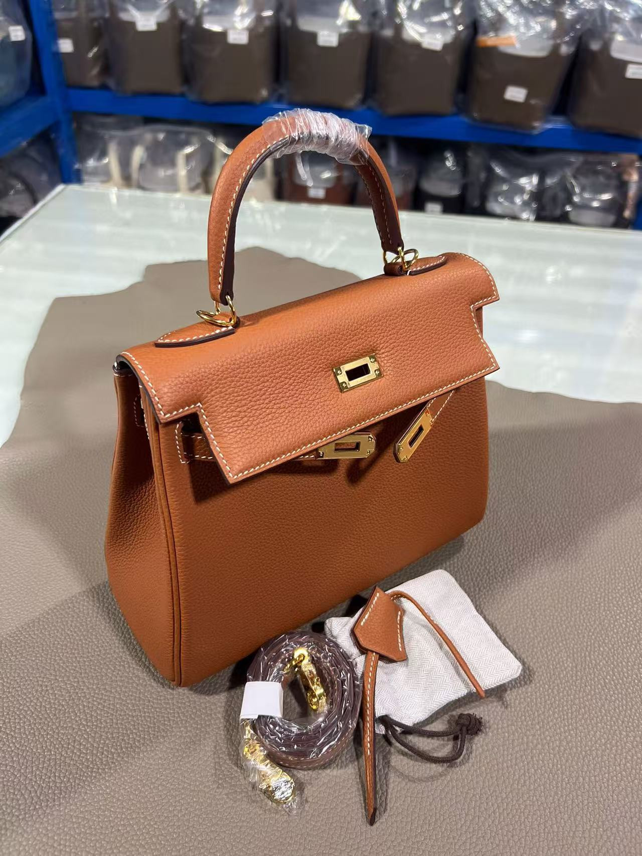 H**me5 Togo Kelly Gold-tone Hardware 25