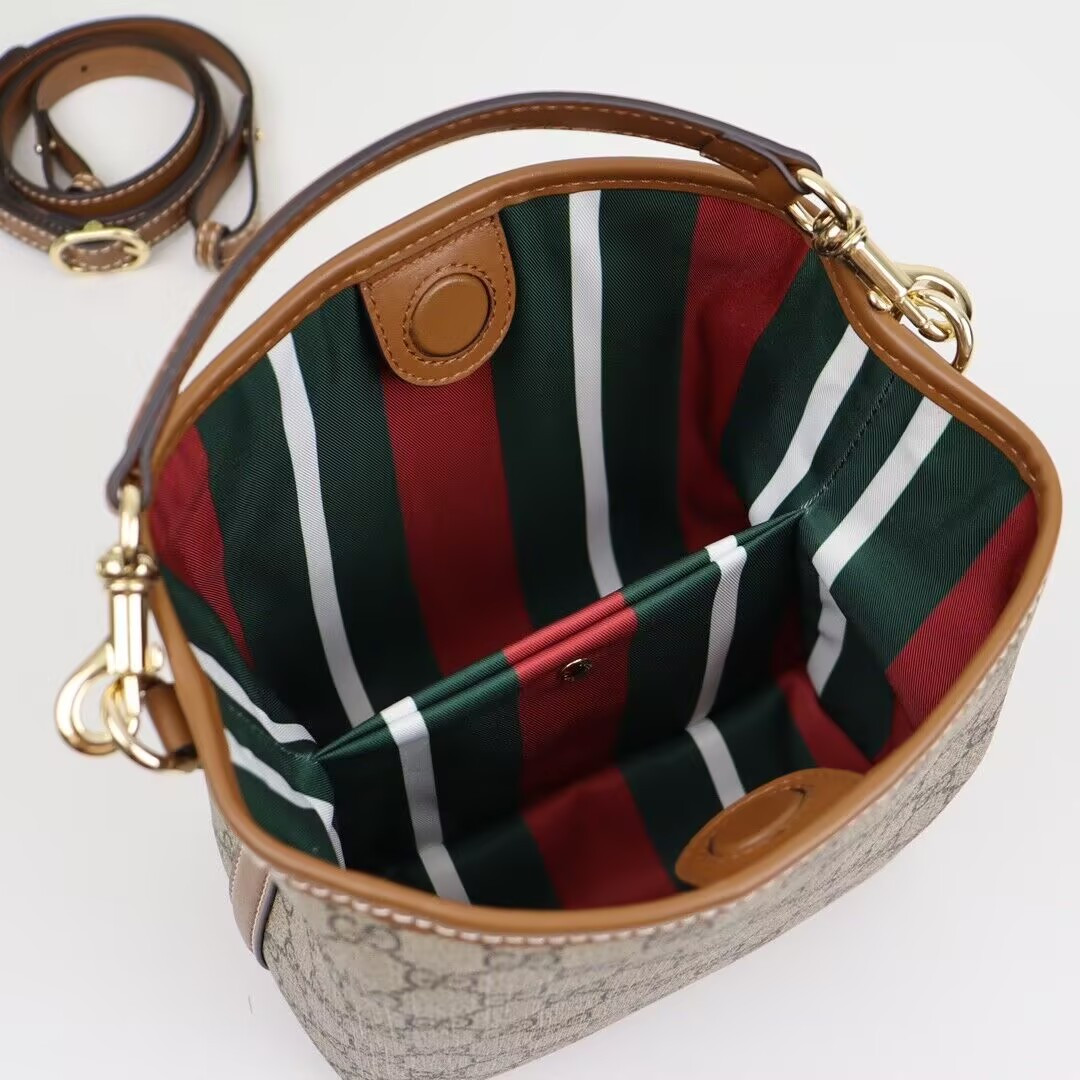 Gvc*1 GG Emblem Small Bucket Bag 19x18x11cm