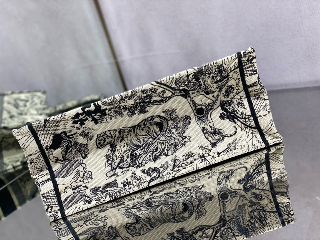 LARGE D10r BOOK TOTE Ecru and Blue Toile de Jouy Embroidery 16.5 x 14 x 7.5 inches