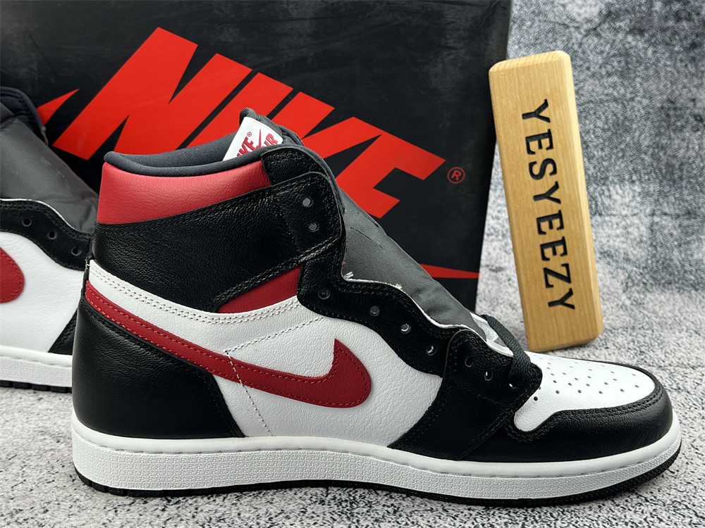 UA AIR JORDAN 1 RETRO HIGH OG "GYM RED"