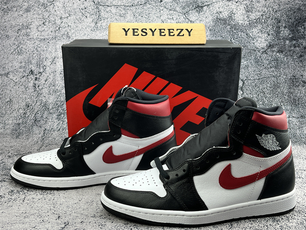 UA AIR JORDAN 1 RETRO HIGH OG "GYM RED"