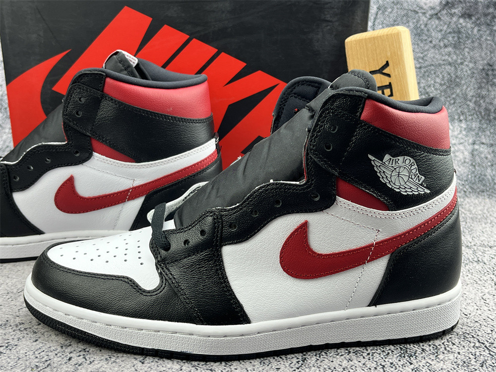 UA AIR JORDAN 1 RETRO HIGH OG "GYM RED"