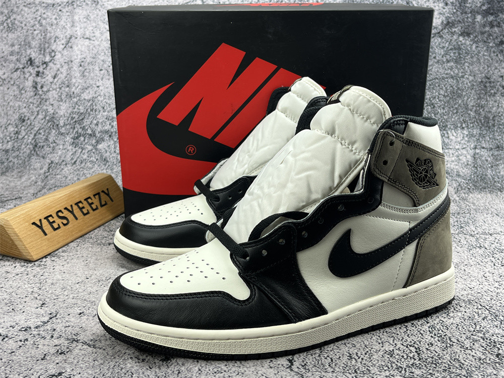 UA AIR JORDAN 1 RETRO HIGH OG 