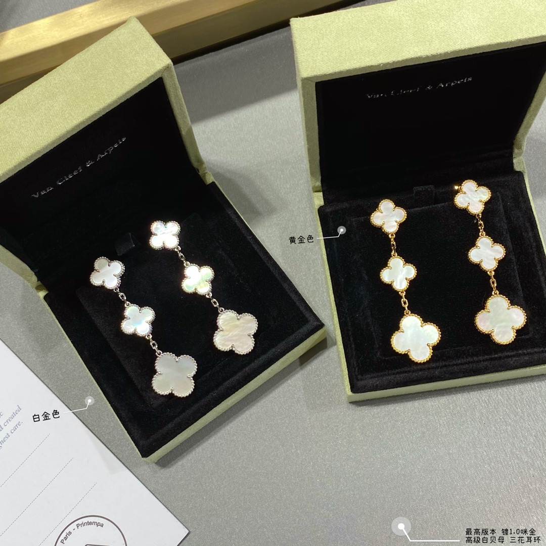 V*n Cl**f & Arpels High-grade white Fritillaria three flowers Earrings