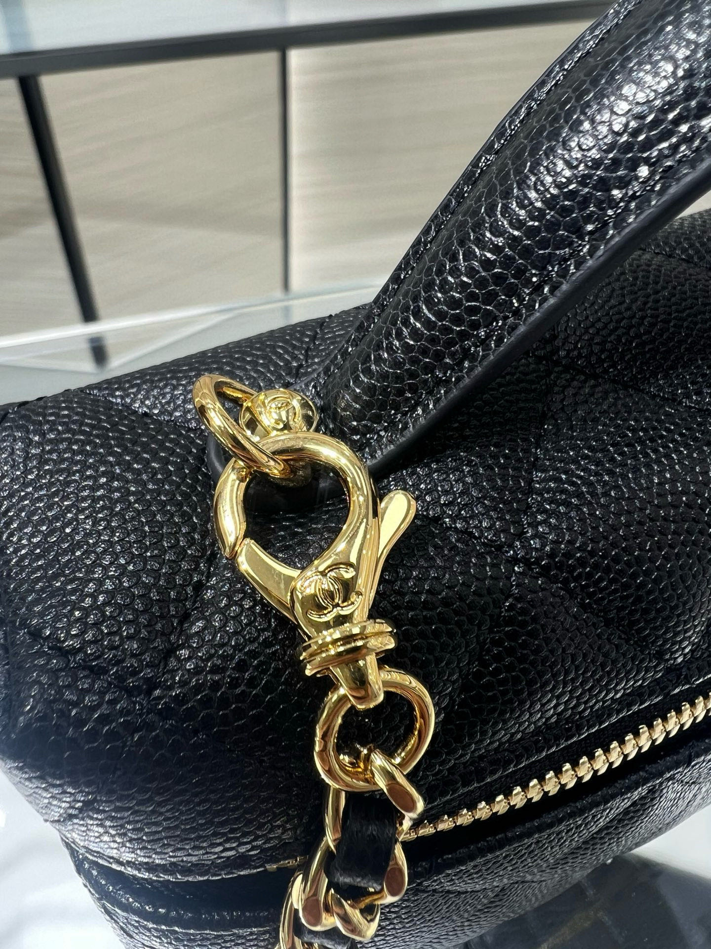 Ch**el classic vanity with chain handbag ap5090 17x19.5x5cm