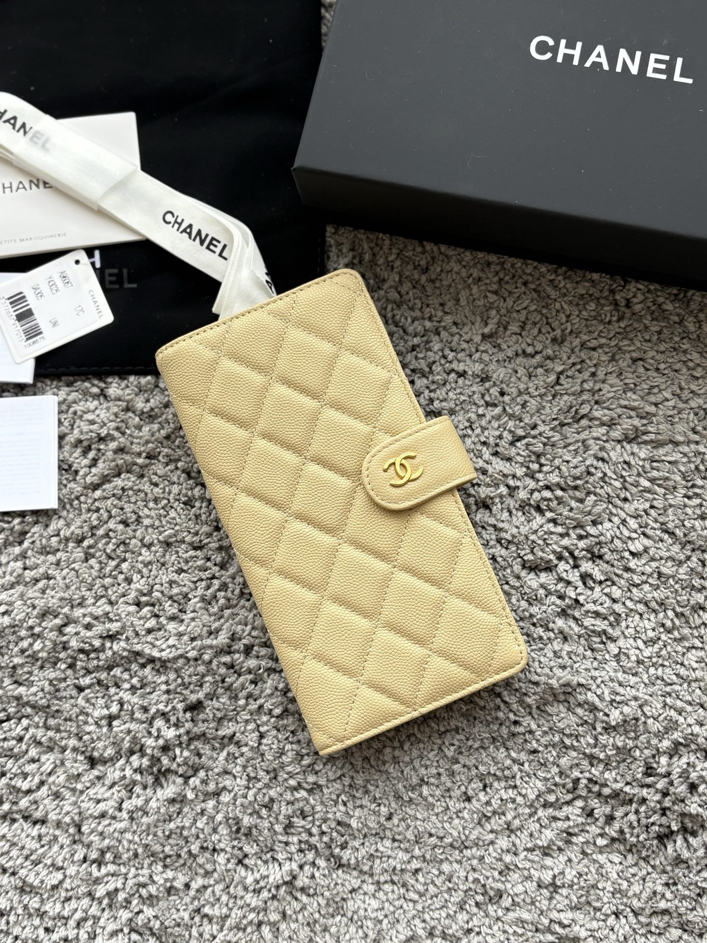 Ch**el Passport Holder A96067 19x10x3cm