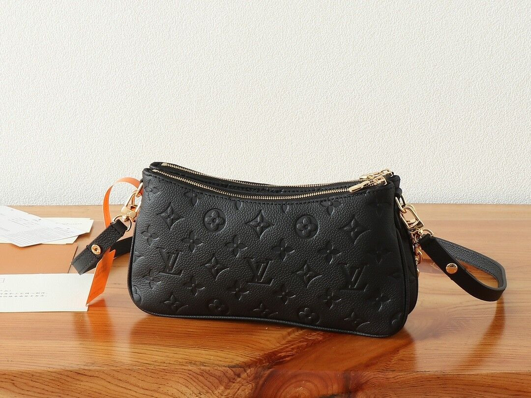 LV Pochette Liv M83301 24.5x13.5x6.5cm