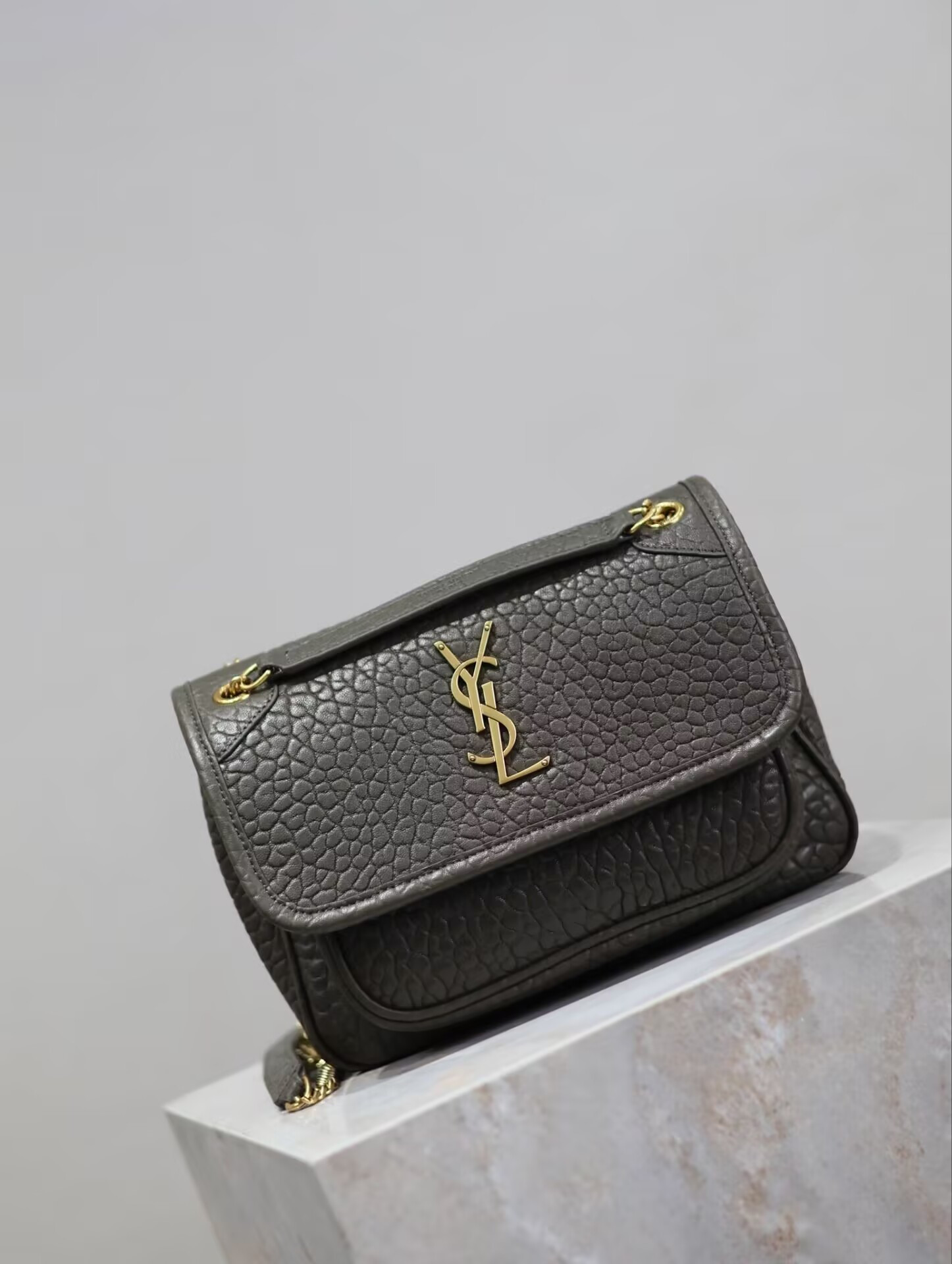 Y51 Niki Mini in grained lambskin 828736 12.5x18x5cm