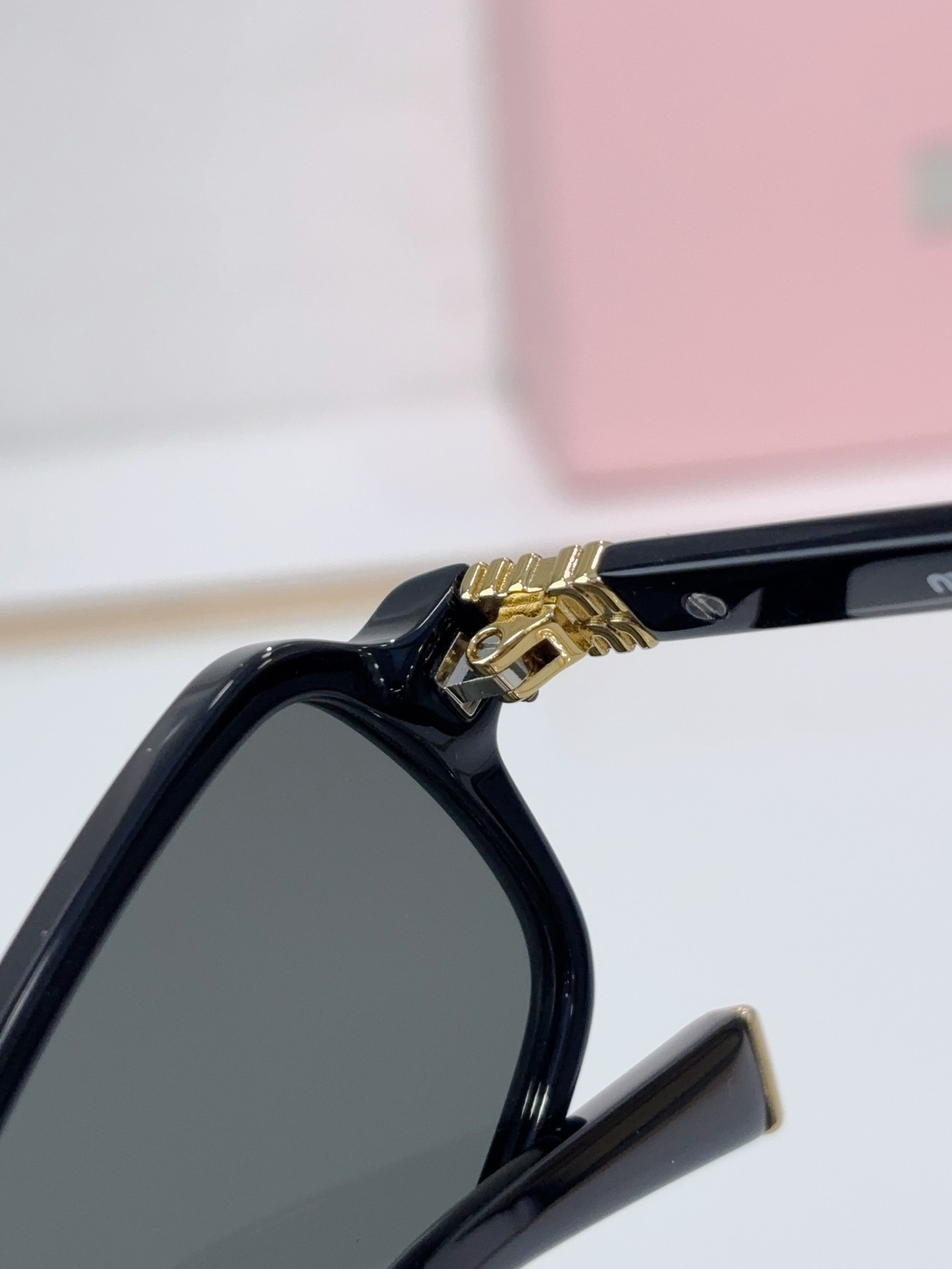 Miu Miu Regard sunglasses SMU11Z 51-16-140