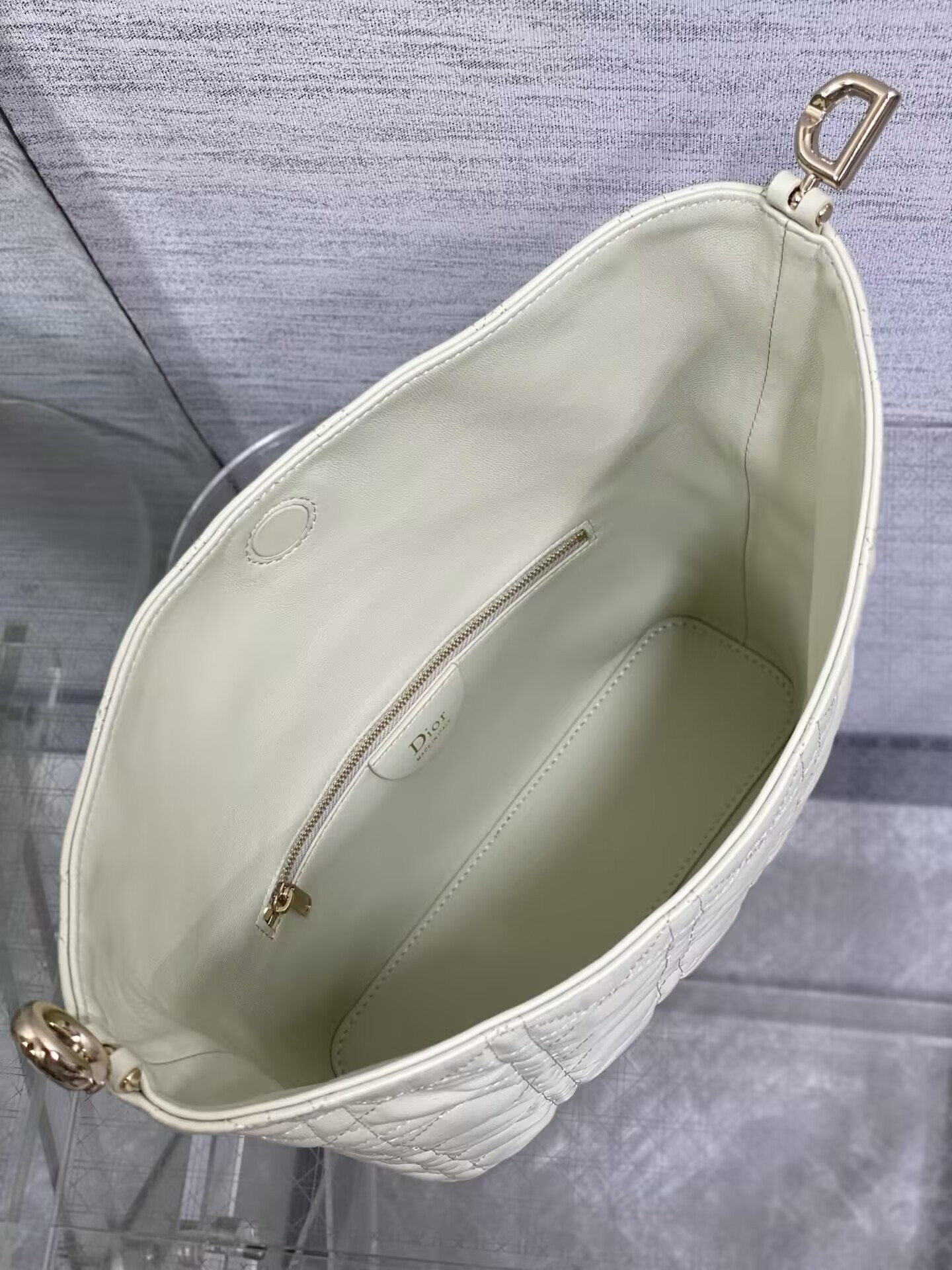 D10r Small Toujours Hobo Handbag 22.5 x 14 x 7.5 cm