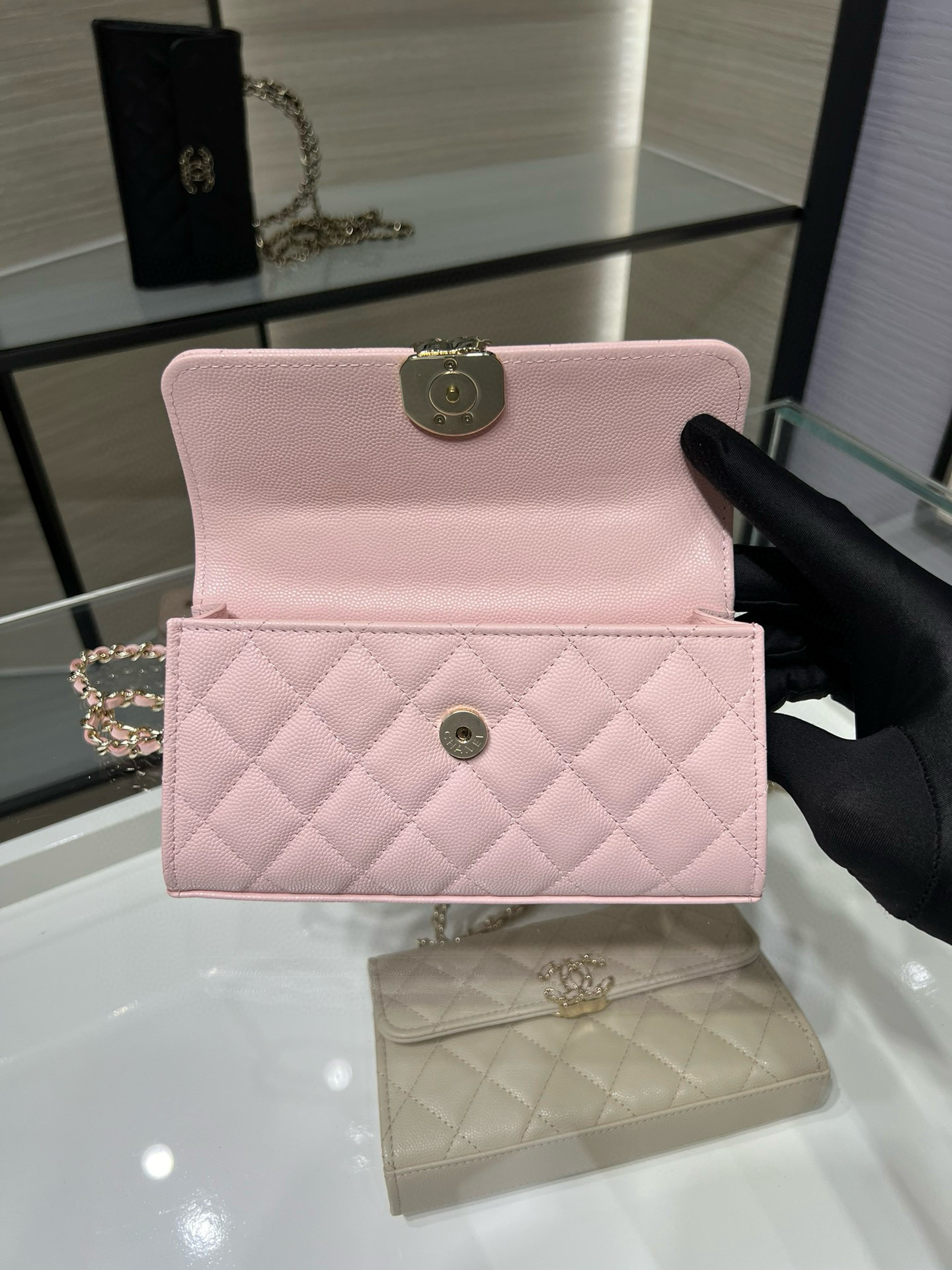 Chanel Kelly 23P AP3238 19x10x4.5cm