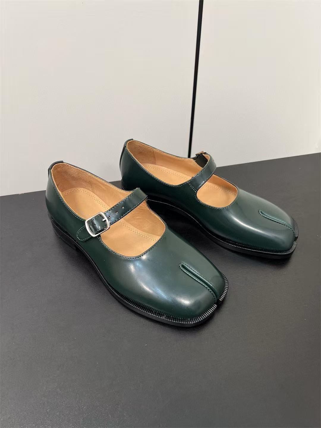 UA Ma1s0n Marg*e1a Mary Jane Shoes