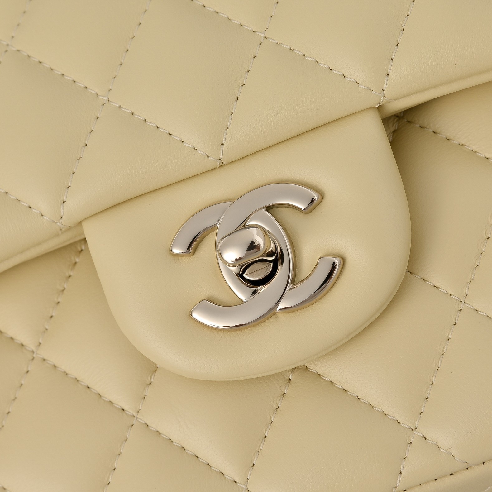 Ch**el classic flap handbag cf a01113 23x14.5x6cm
