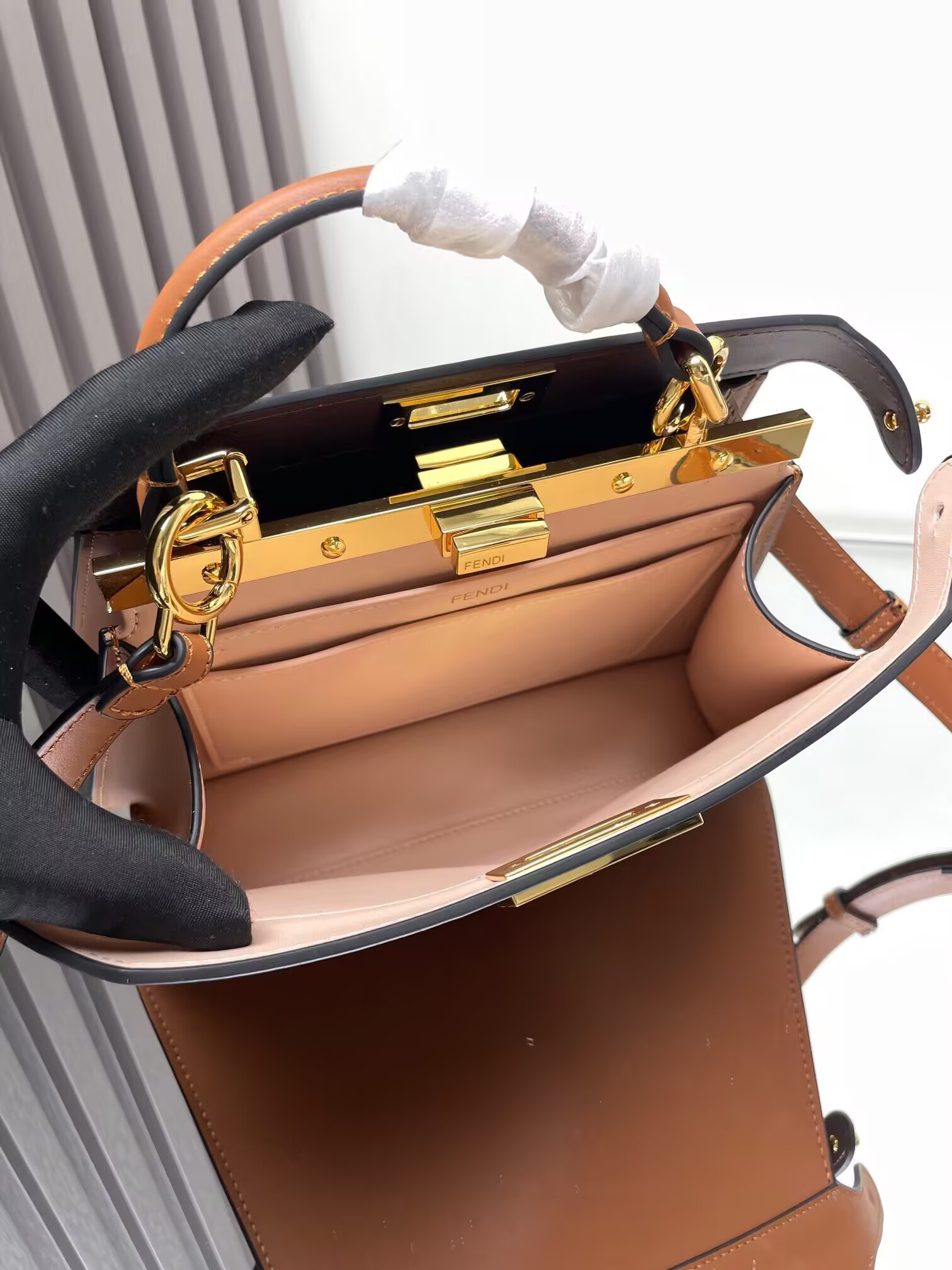 Fendi Small Peekaboo ISeeU 27x21x11cm