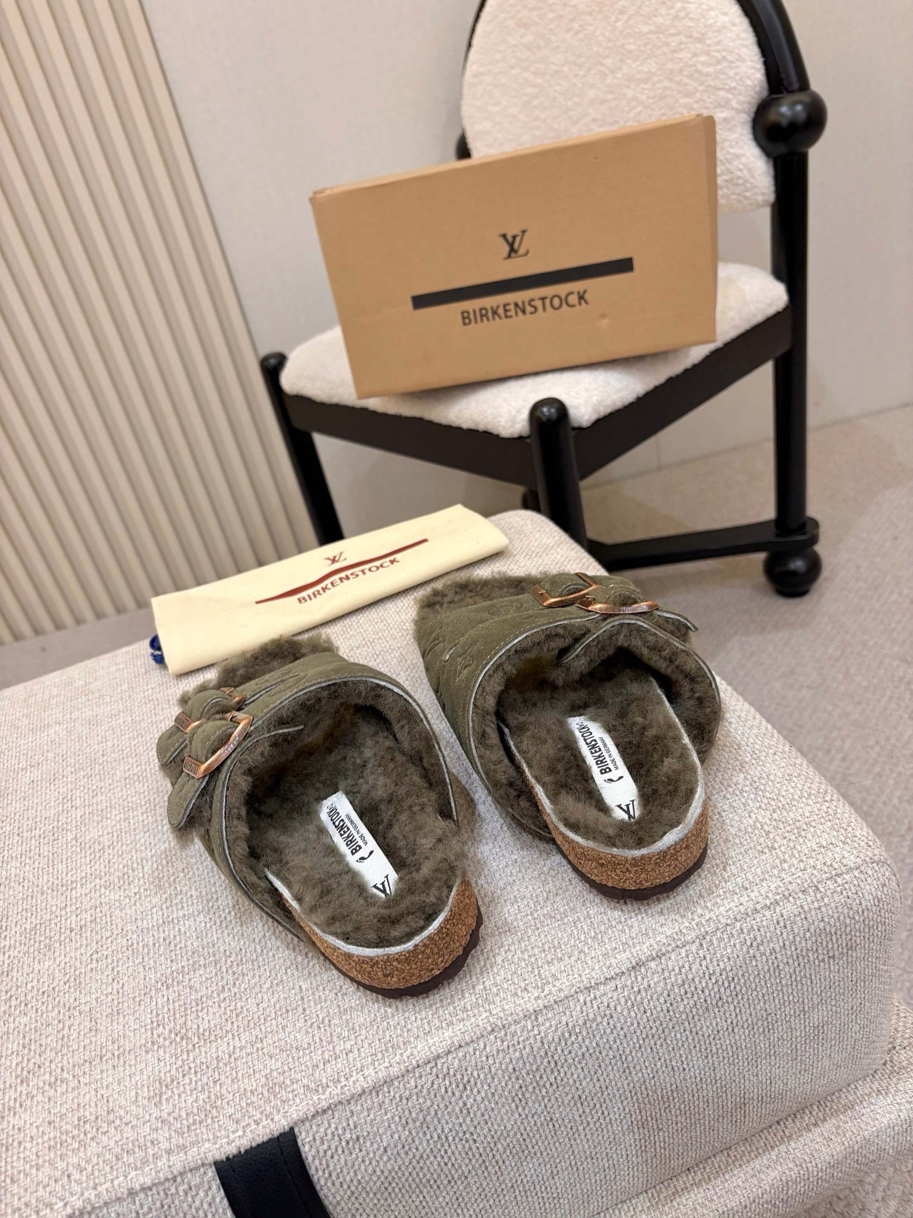 UA LV Arizona Sandals