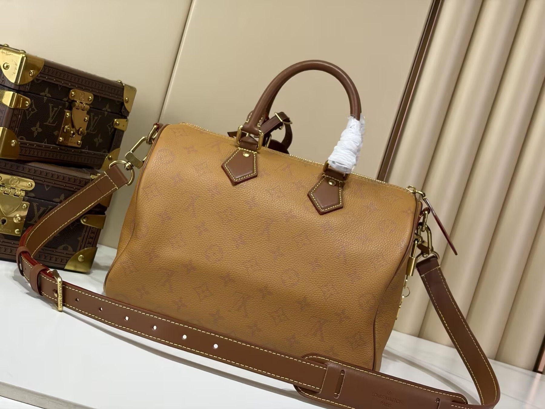 LV Speedy P9 Bandoulière 30 M27977 32 x 22.5 x 18 cm