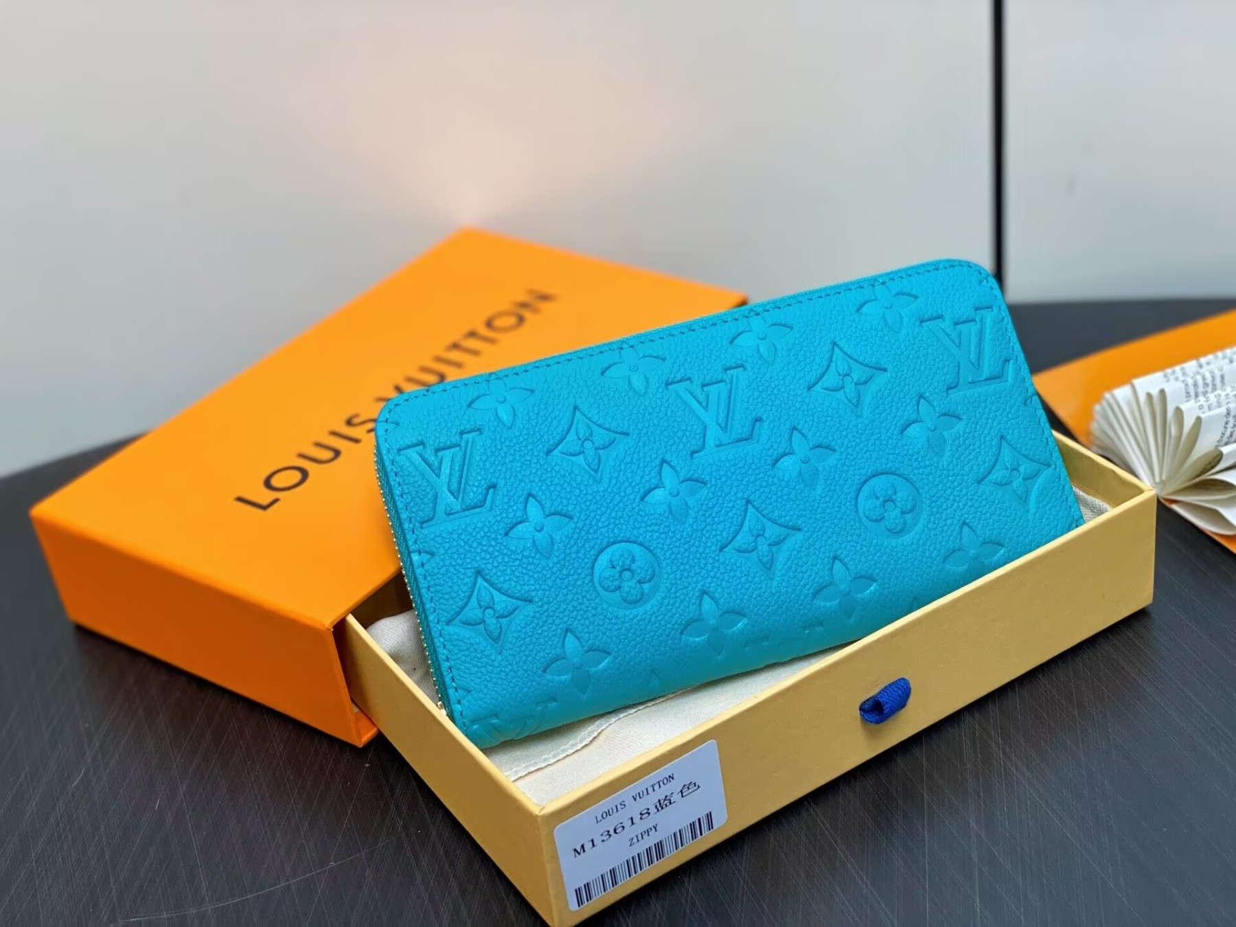 LV x TM Zippy Wallet M13618 19x10x2cm