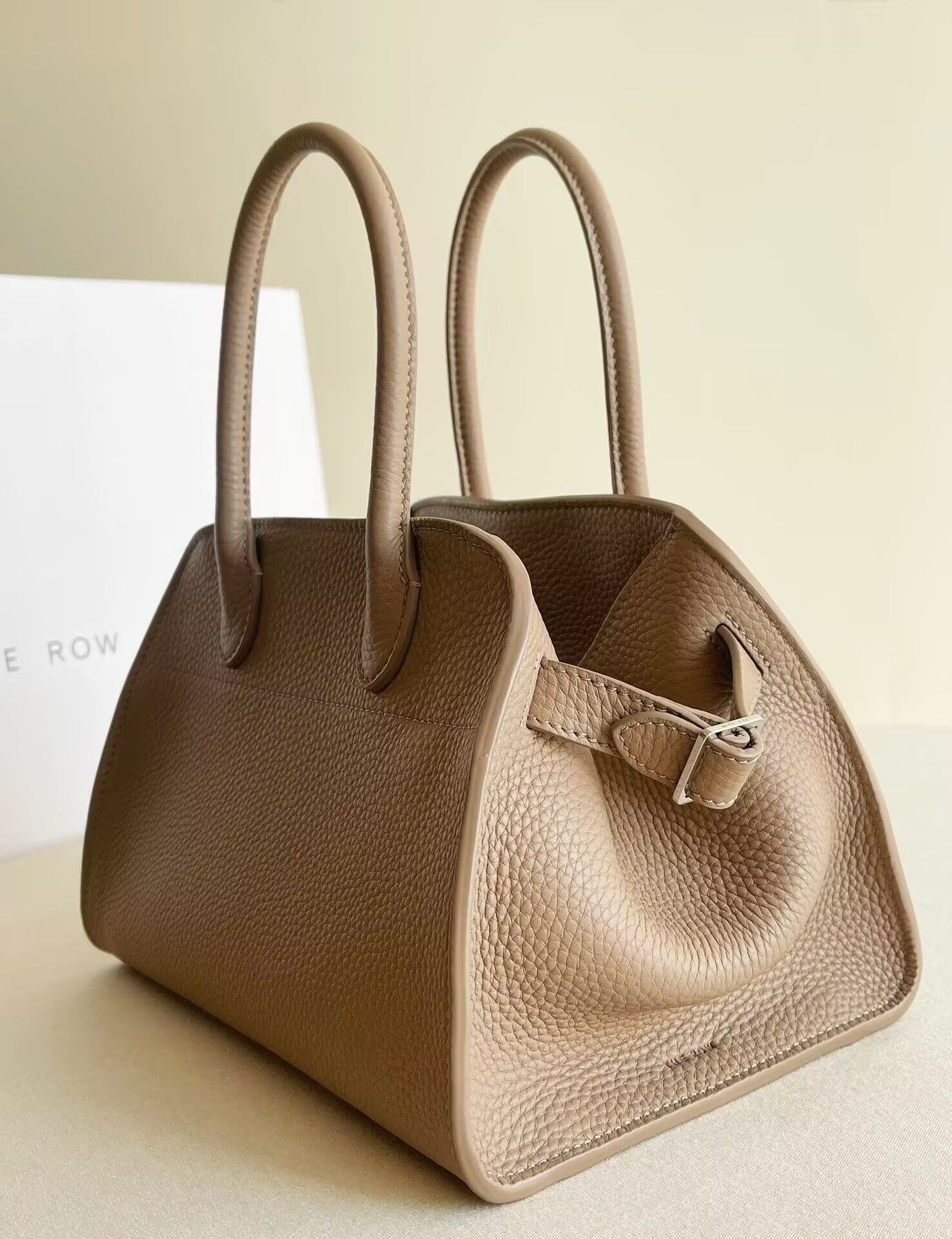 The R0w MARGAUX 10 26x17.5x21cm