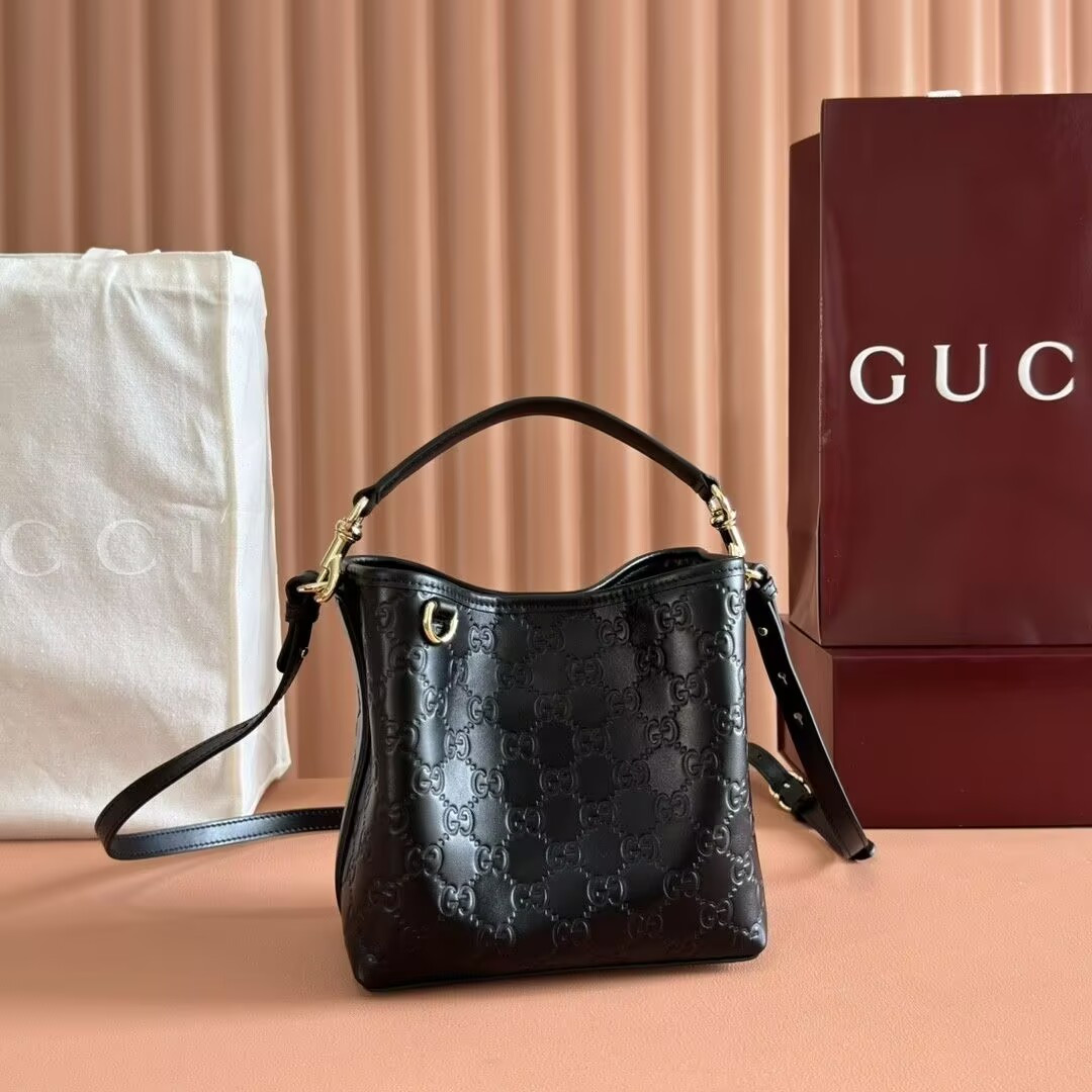 Gvc*1 GG Emblem Small Bucket Bag 19x18x11cm