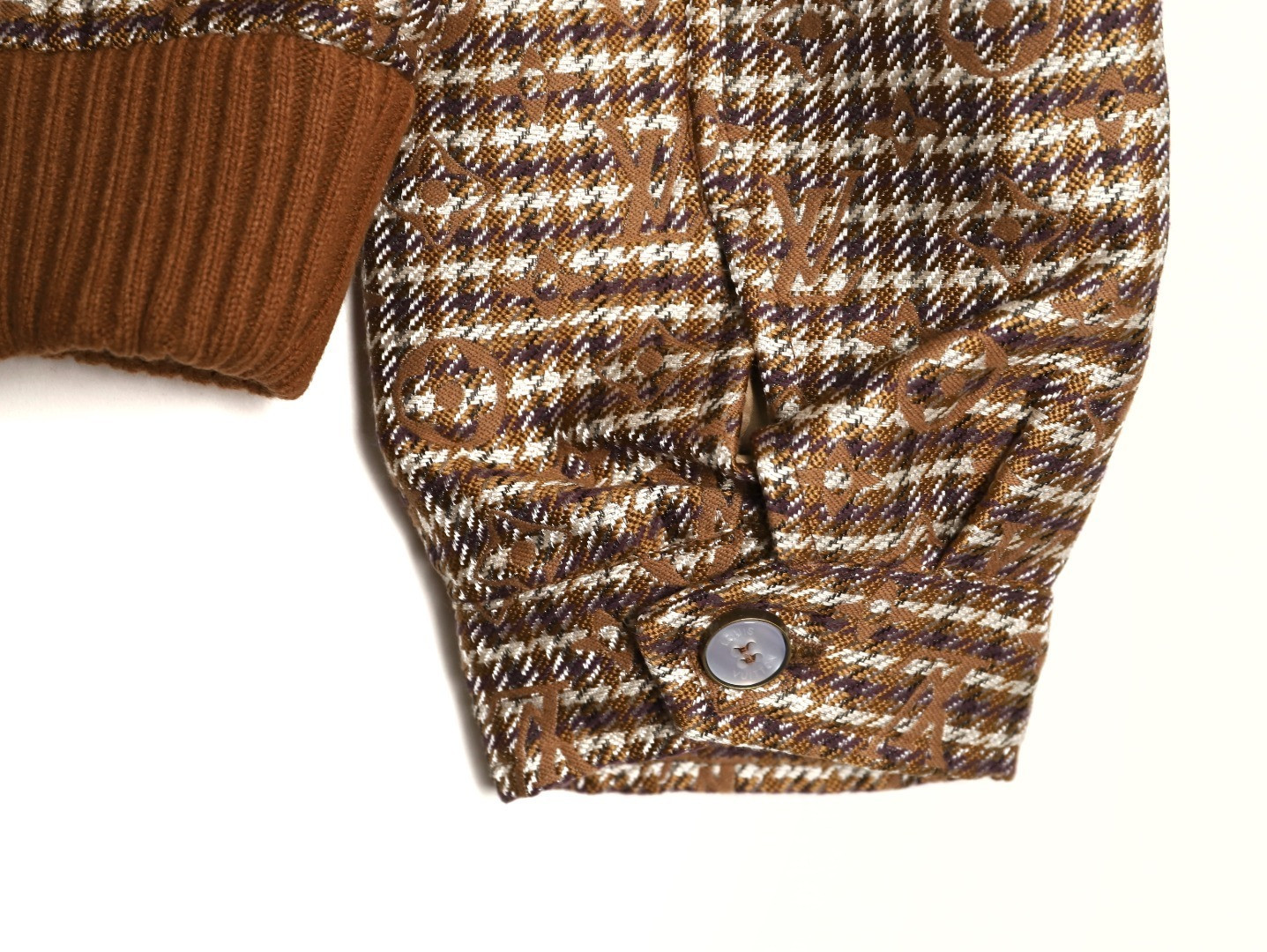 L0vis Vvtt0n LV Jacket