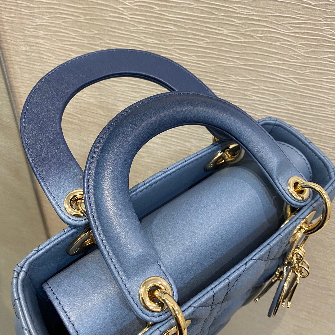 Small Lady D10r Bag 8 x 6.5 x 3 inches