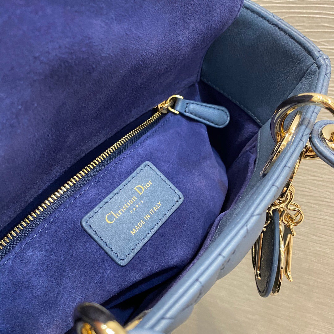 Small Lady D10r Bag 8 x 6.5 x 3 inches