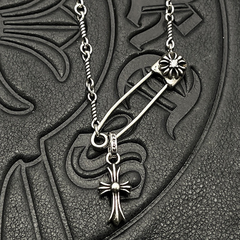 Ch*0me He**ts Twisted Cross Pin Necklace (Chain length 45+5cm)