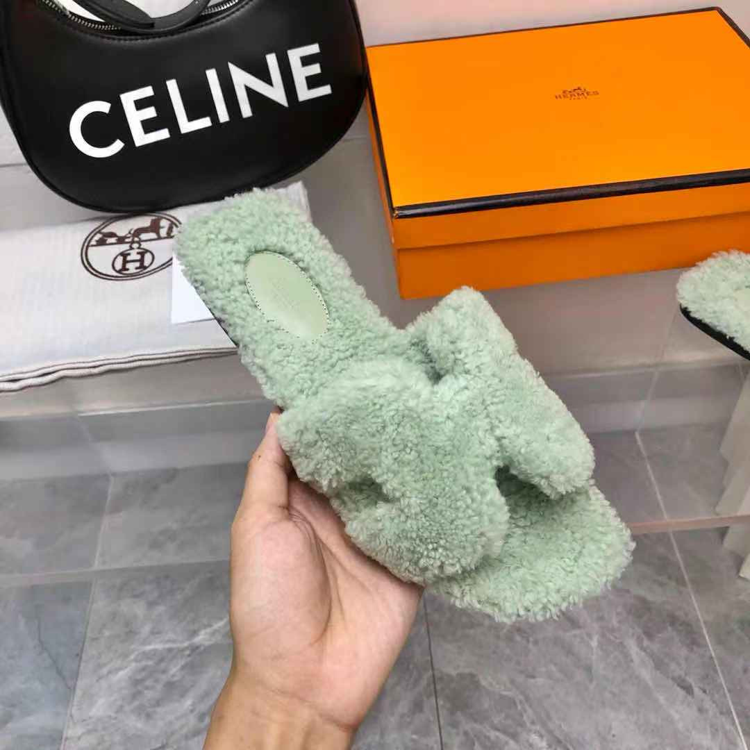 UA H**me5 Oran sandal