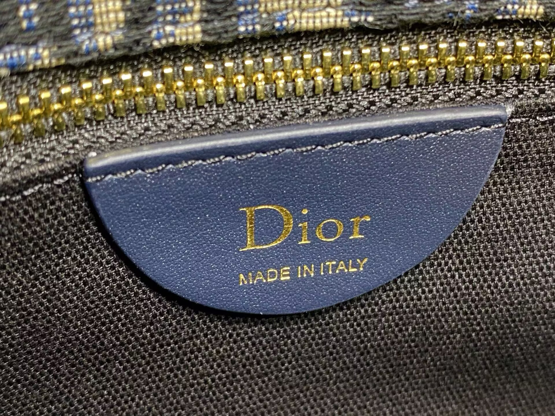 D10r Small Médaillon Flap Bag with Chain 21 x 12 x 5.5 cm