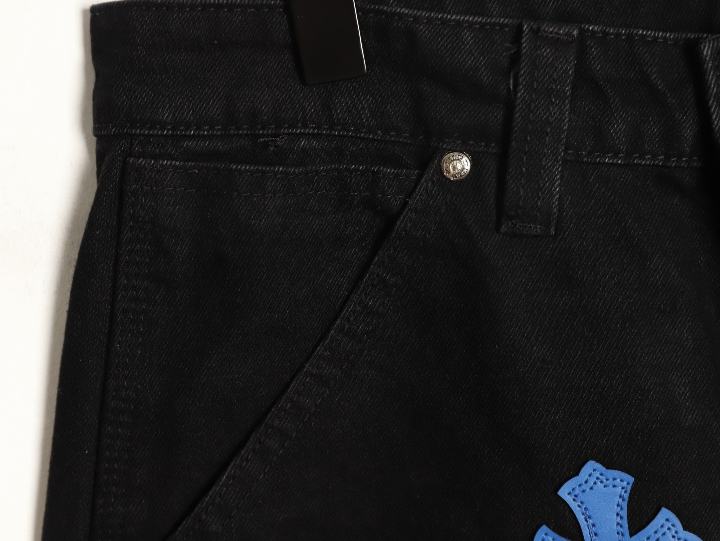 Ch*0me He**ts shorts