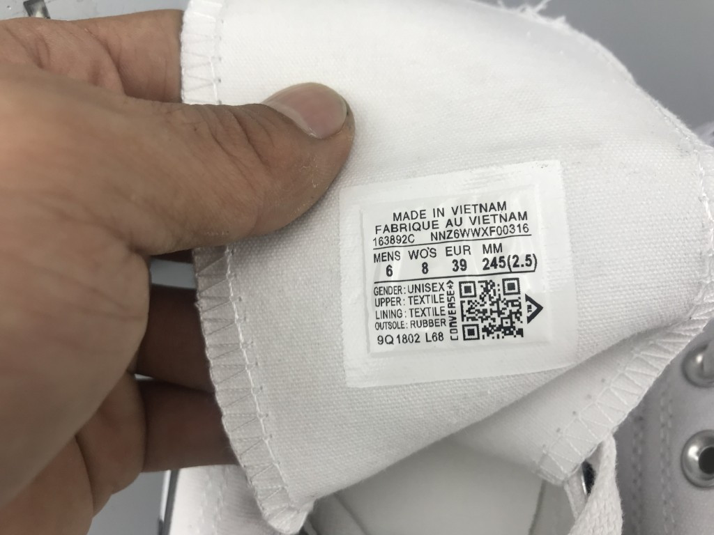 UA OFF WHITE CONVERSE CHUCK 70
