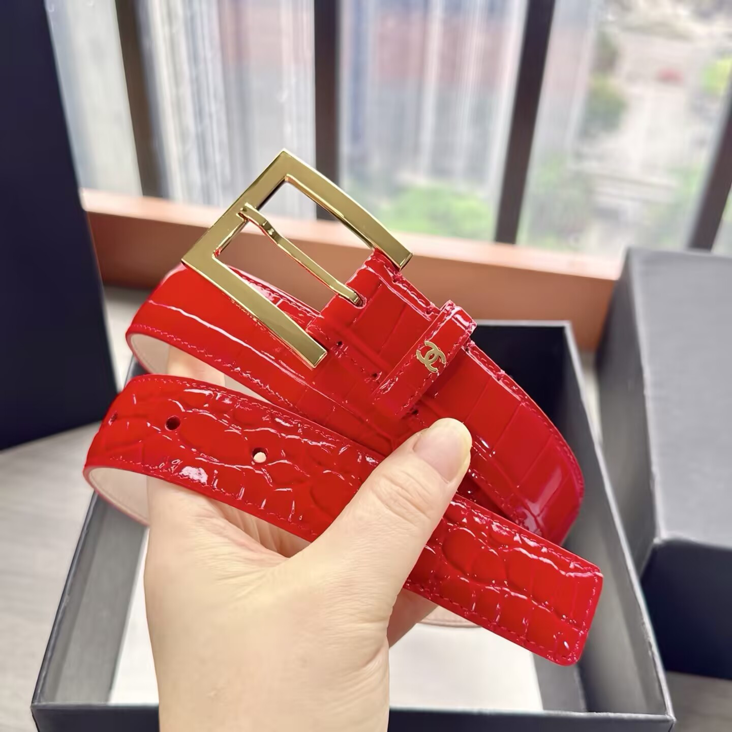 Ch**el belt