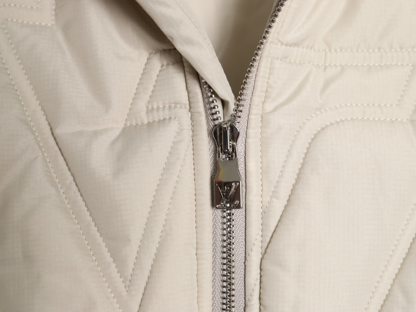 L0vis Vvtt0n 25FW Padded jacket