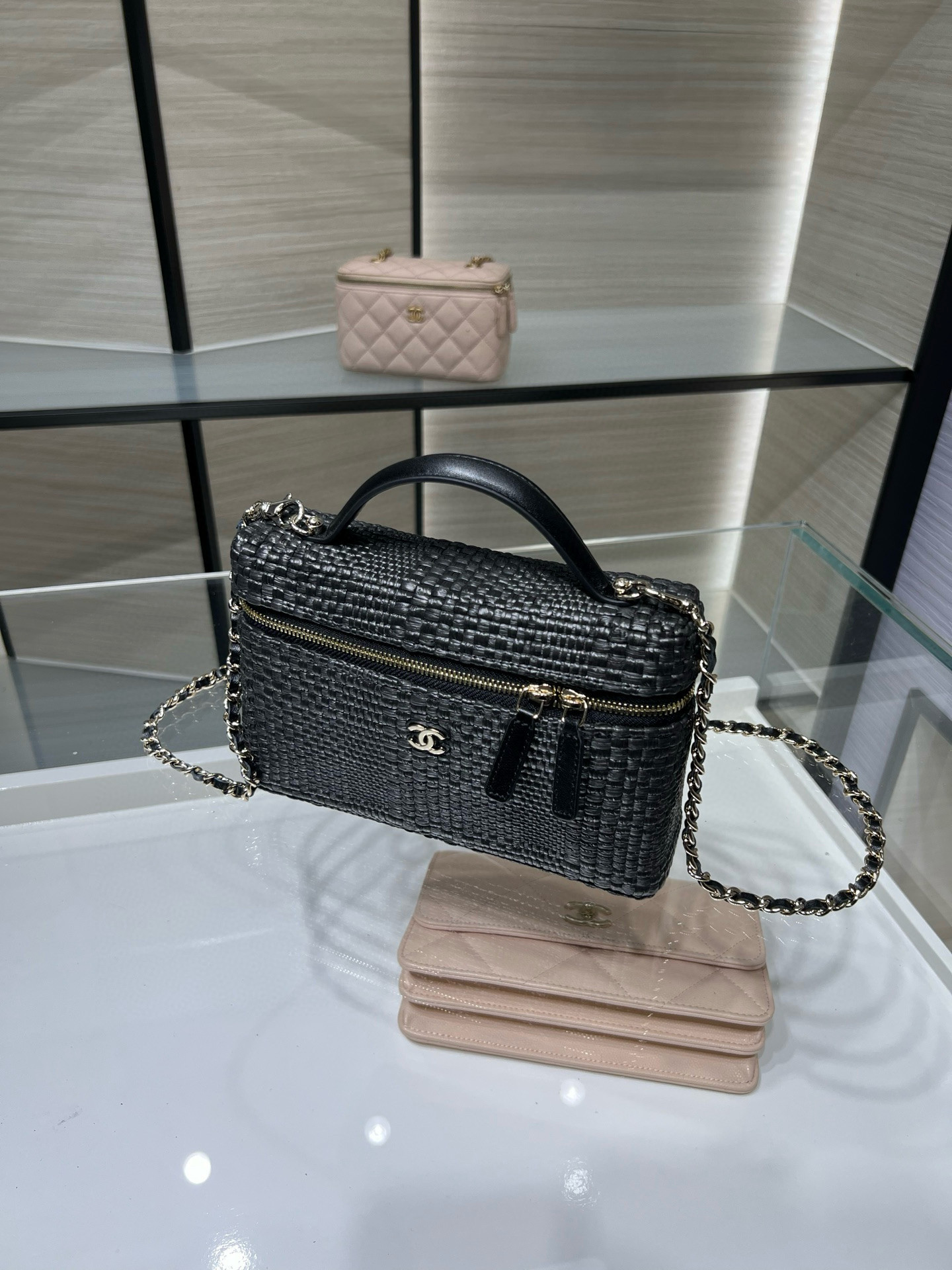 Ch**el classic vanity with chain ap4385 17x19.5x5cm