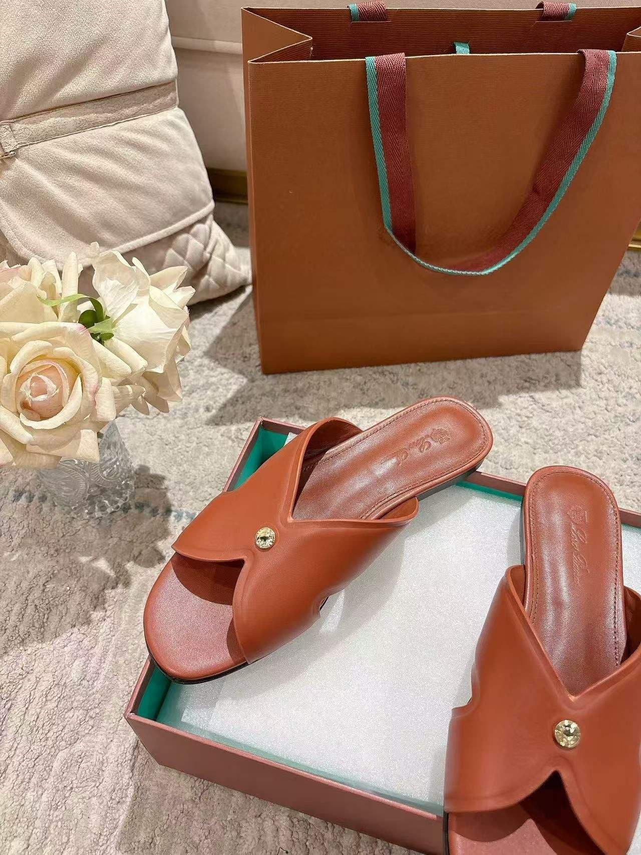 UA L0r0 P1ana Vera Sandal