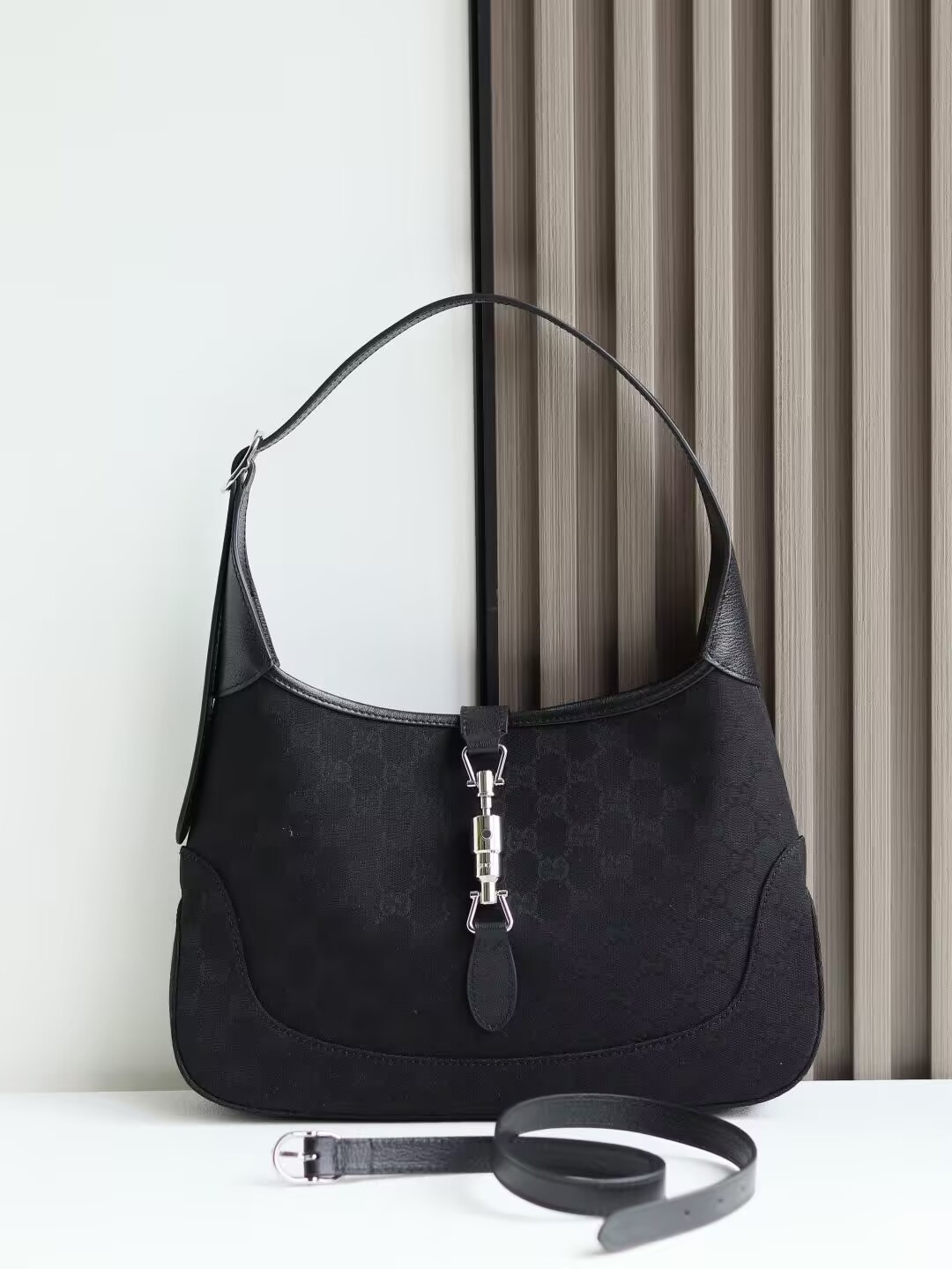 Gvc*1 Jackie Medium Shoulder Bag 31.5x22x4.5cm