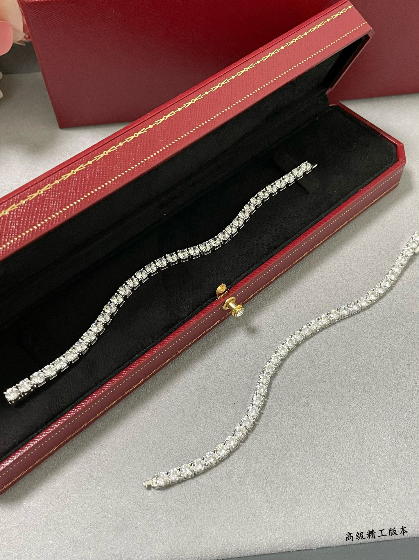 Ca*t1er full D1am0nd four-claw Bracelet