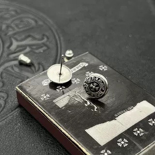 Ch*0me He**ts Earrings