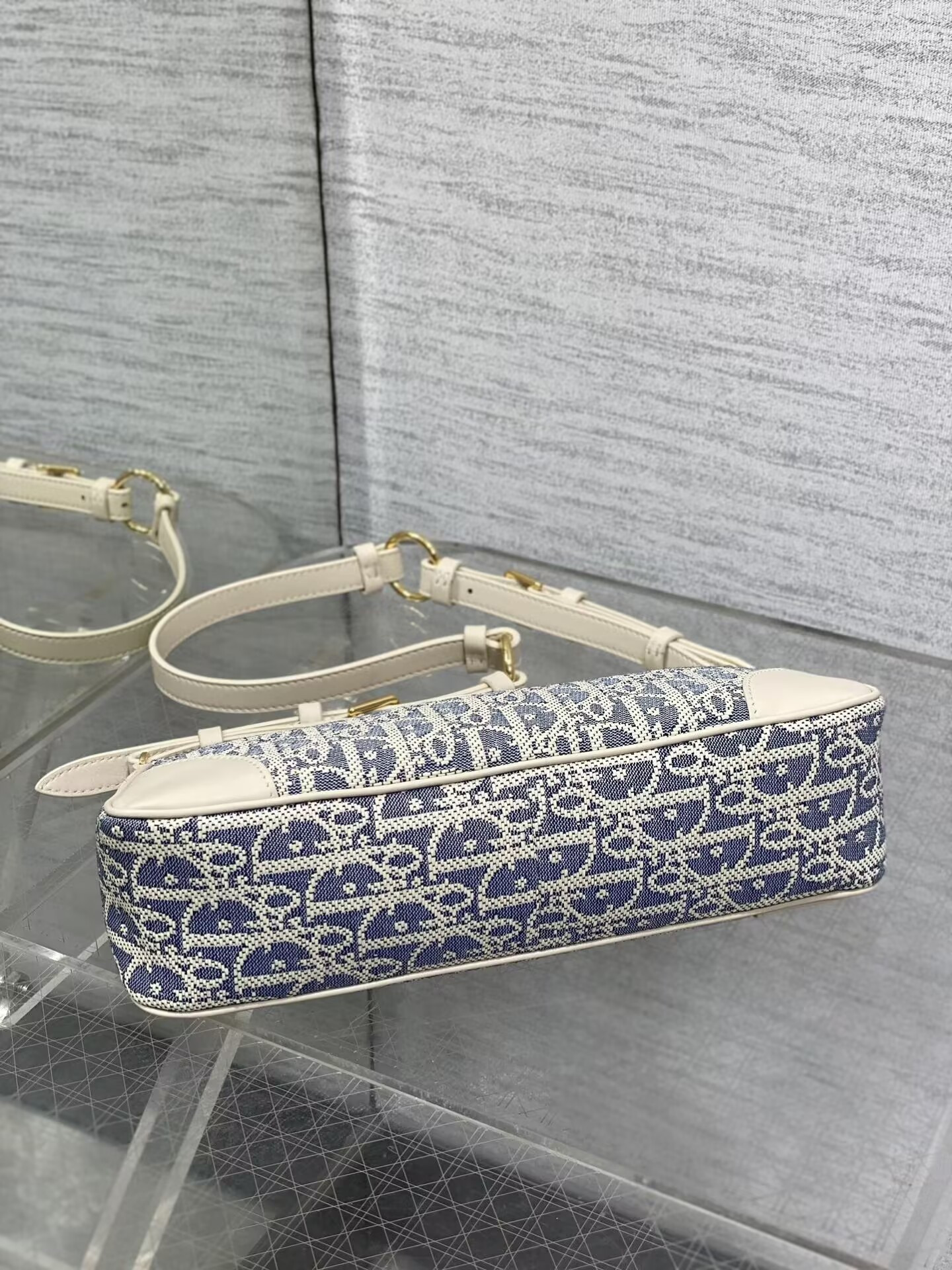 D10r 30 Montaigne Wanderlust Mini Bag Blue D10r Oblique Chambray with Smooth Calfskin 26x12x7cm