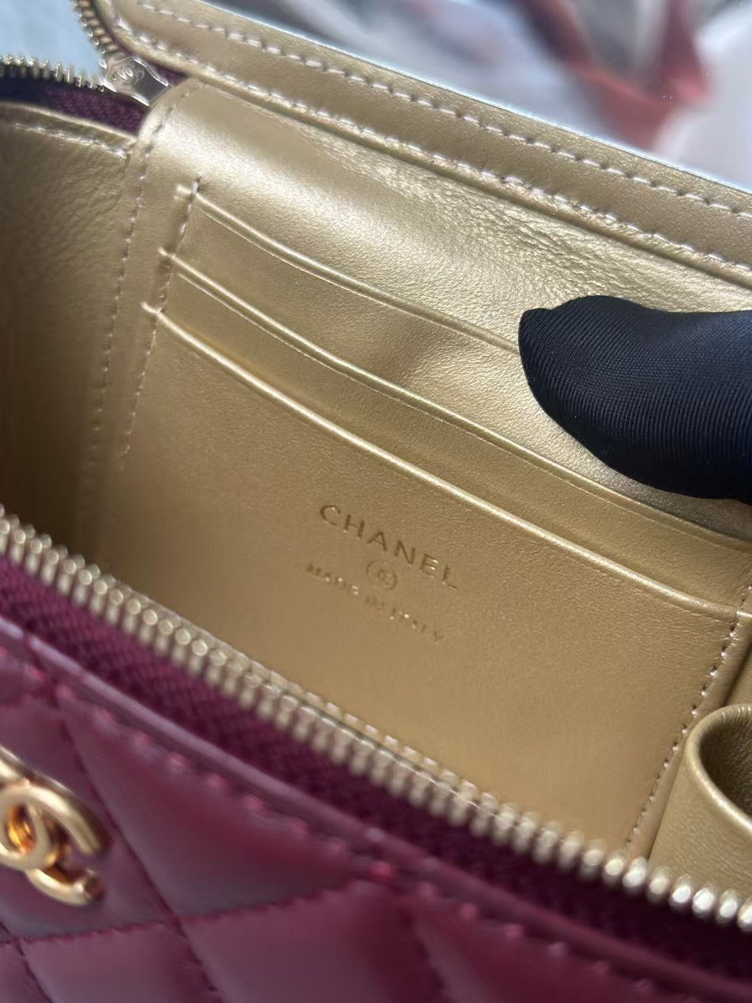 Ch**el Vanity With Chain 9.5x17x8cm