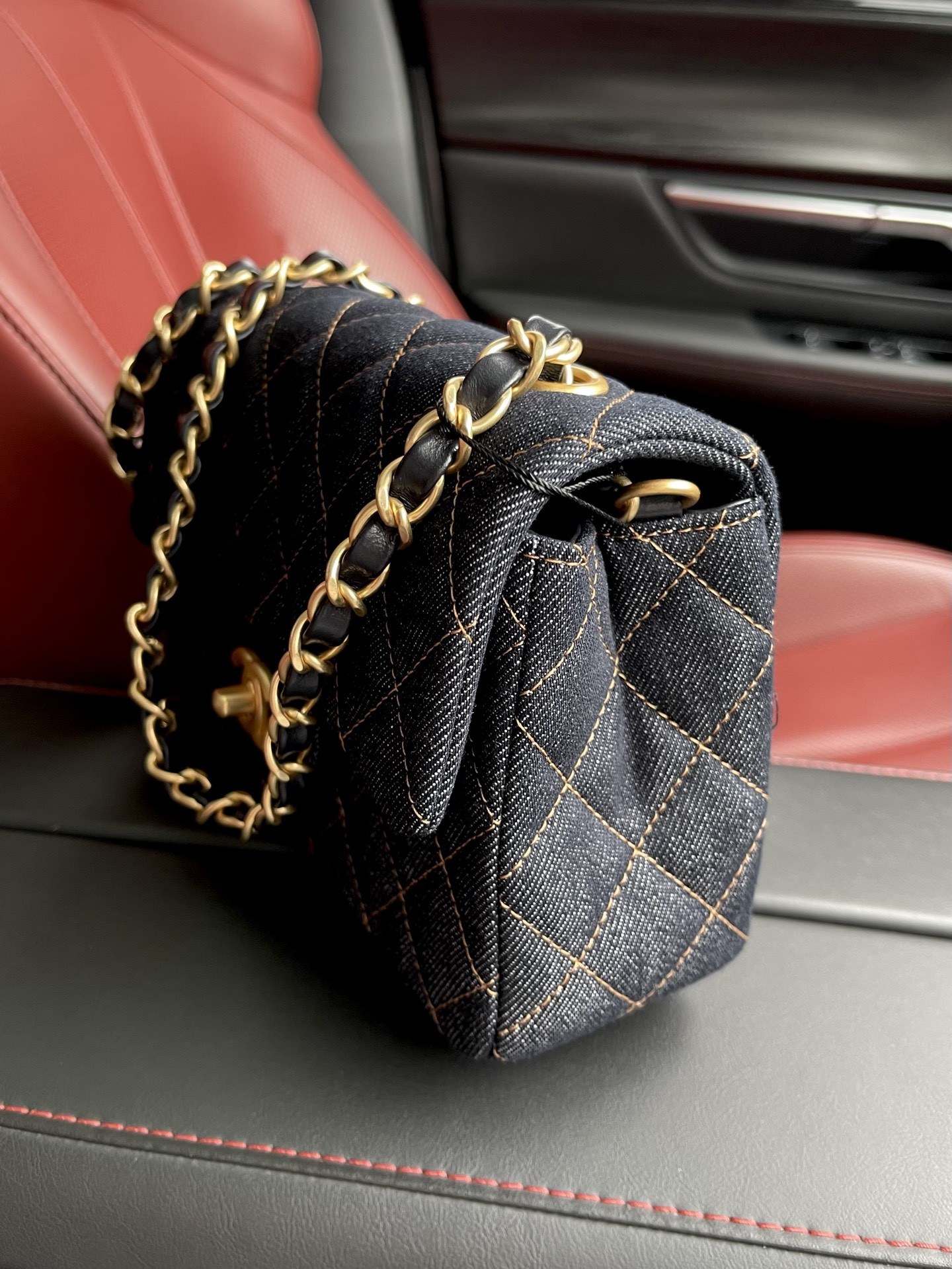 Ch**el mini classic handbag a69900 12x20x6cm