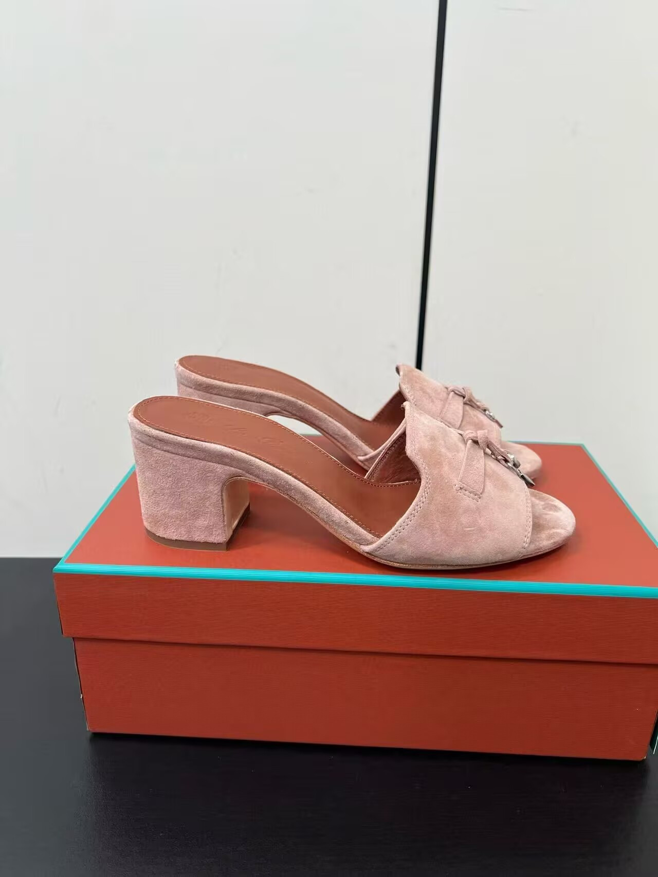 UA L0r0 P1ana Summer Charms Sandal