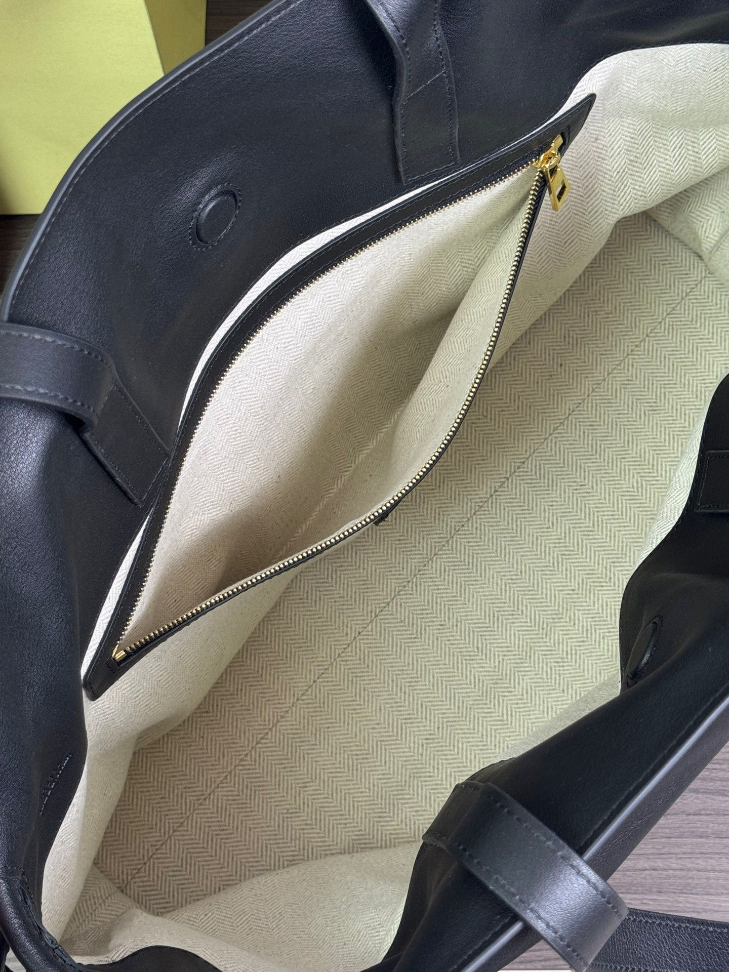 L0ew* Large Flamenco Clutch 29x38x14cm