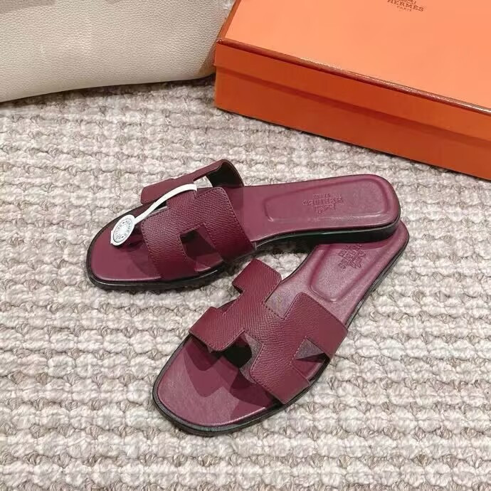 UA H**me5 Oran sandal