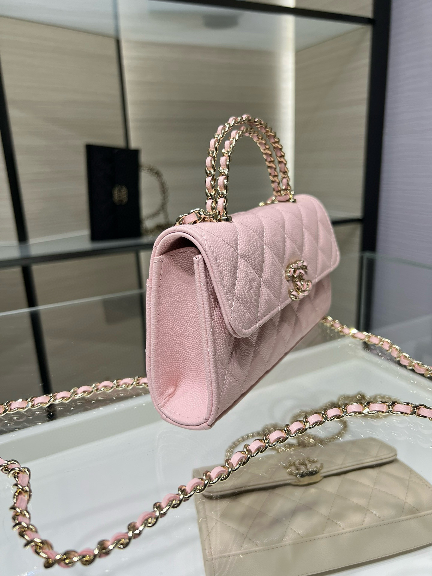 Chanel Kelly 23P AP3238 19x10x4.5cm