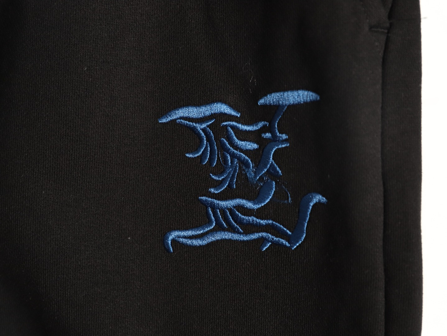 l0vis Vvtt0n 26ss shorts