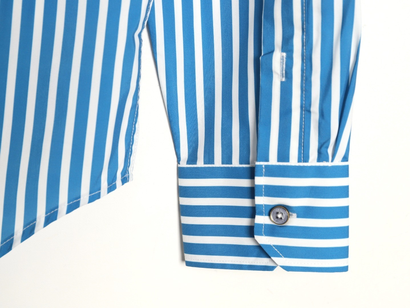 L0vis Vvtt0n LV Shirts